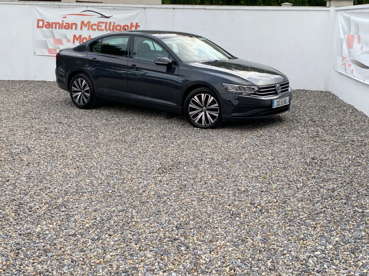 2021 Volkswagen Passat - Image 5