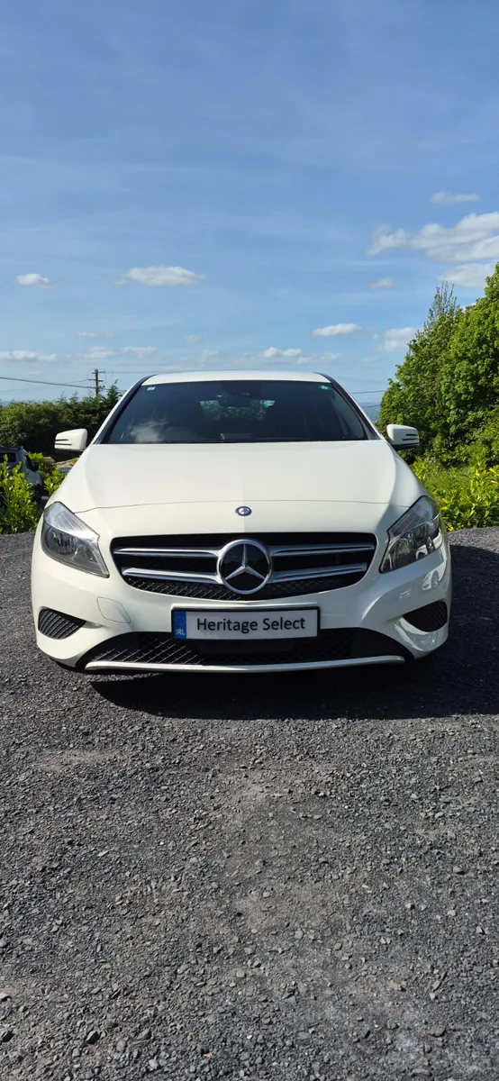 MERCEDES BENZ A180 AUTOMATIC 2015 - Image 3