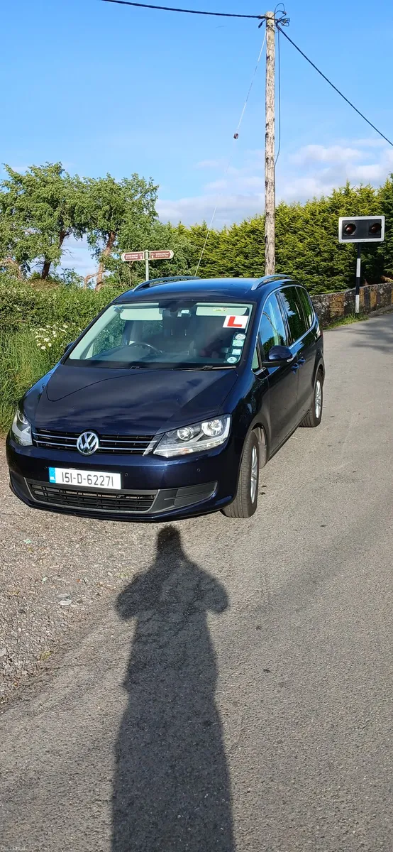 Volkswagen Sharan 2015 (black leather) - Image 2