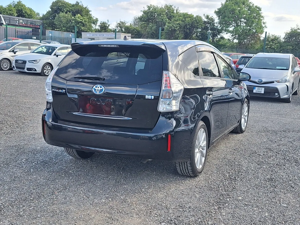Toyota prius alpha 7 seater Self charging Hybrid - Image 6
