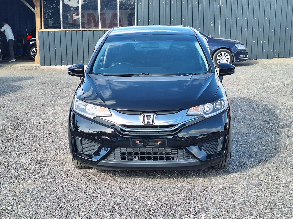 2014 Honda fit Hybrid - Image 2