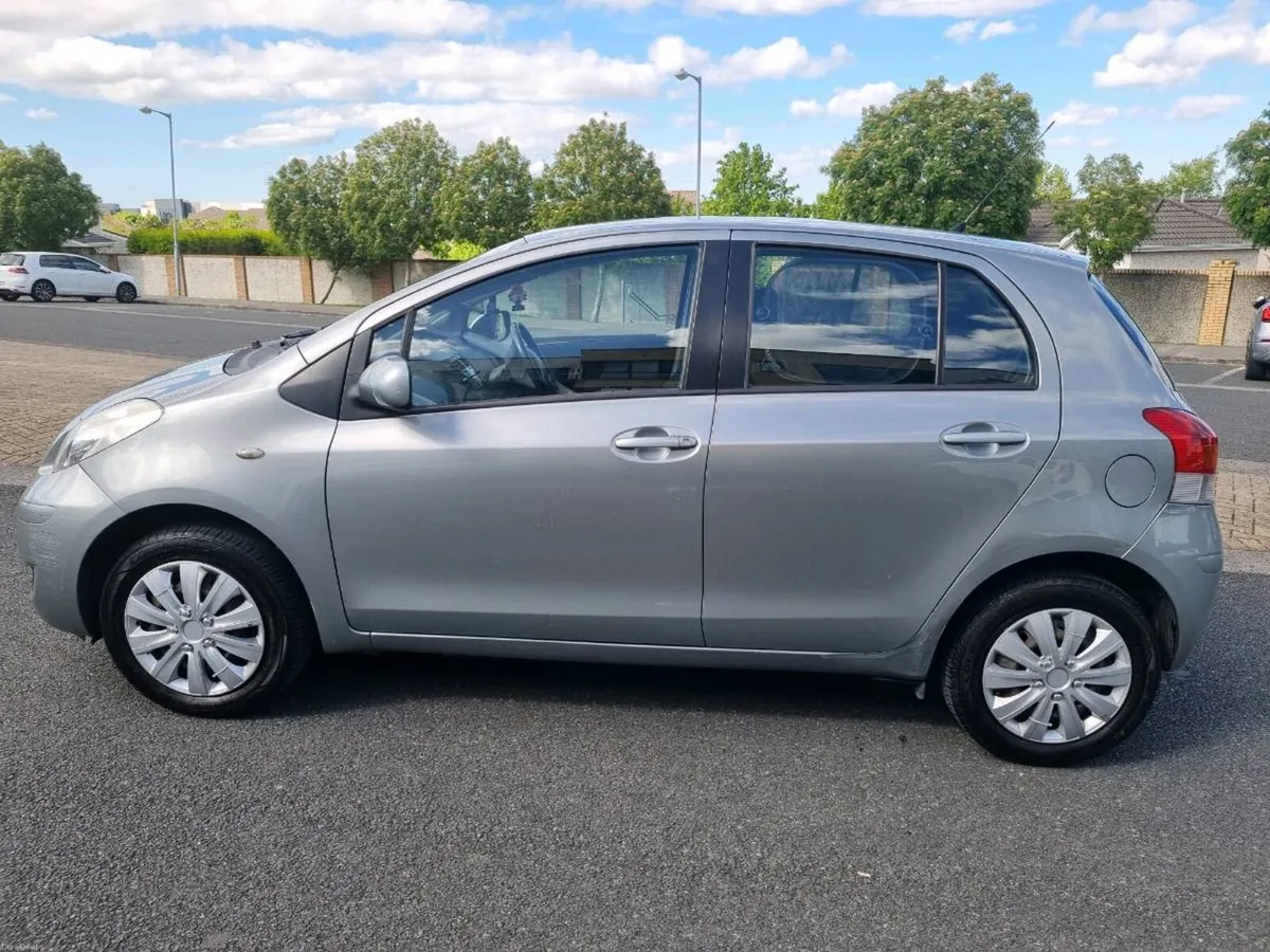 Toyota Yaris 1.0 Silver 2009 - Image 2