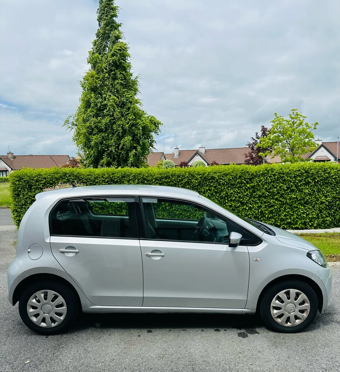 Car - Image 2