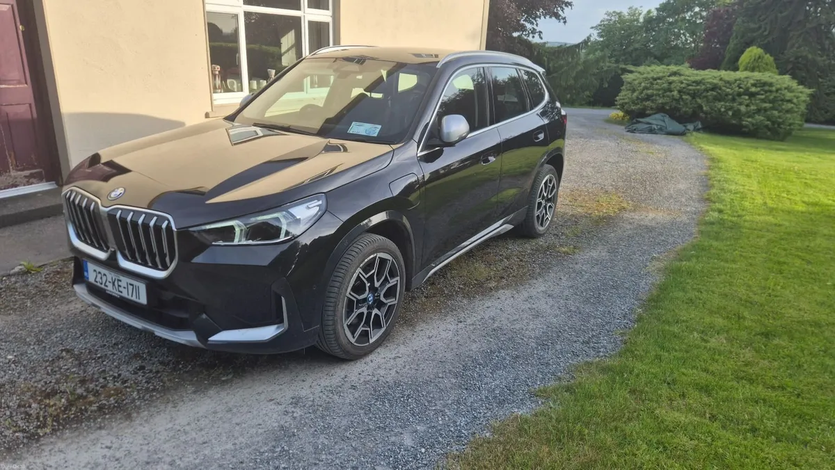 2023 BMW X1 xDrive25e xLine | Plug-in Hybrid - Image 2