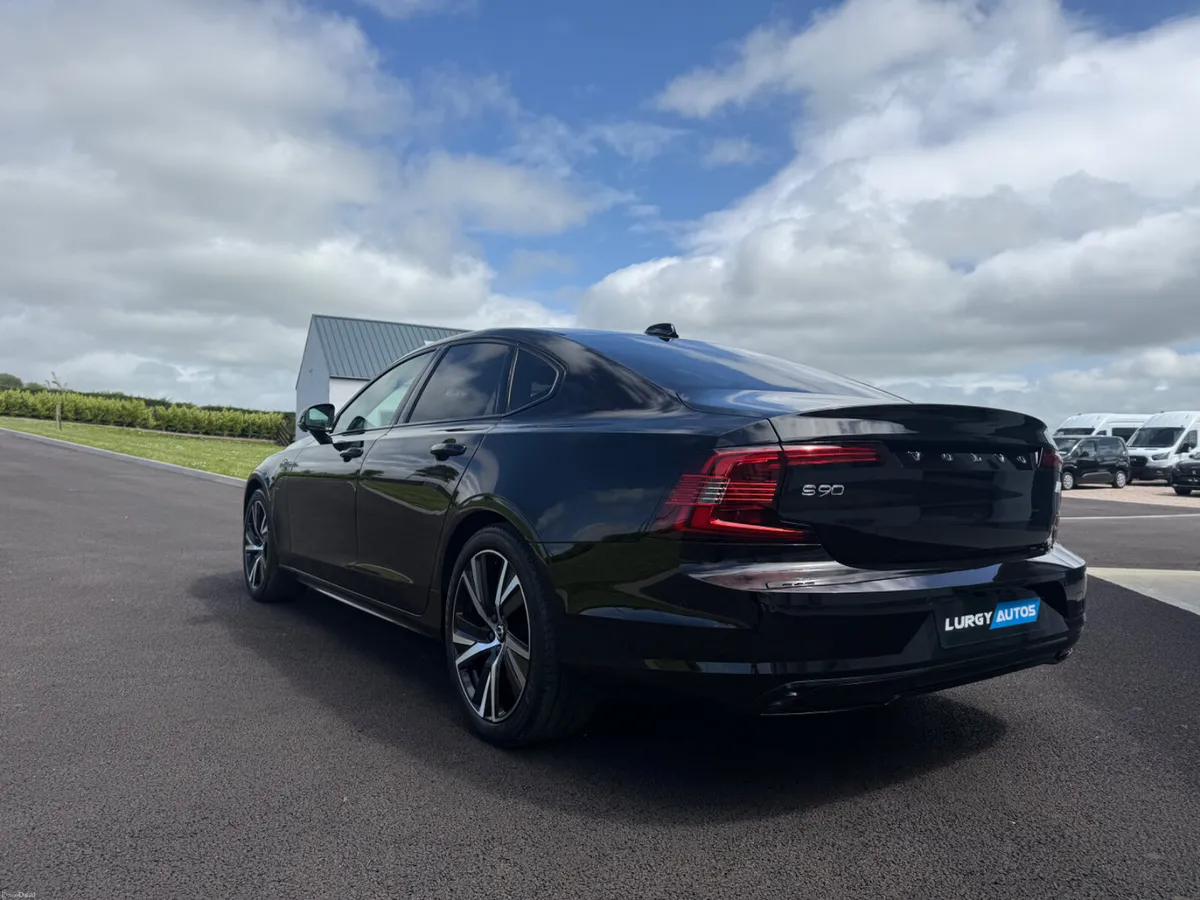 211 Volvo S90 T8 R Design AWD - Image 5
