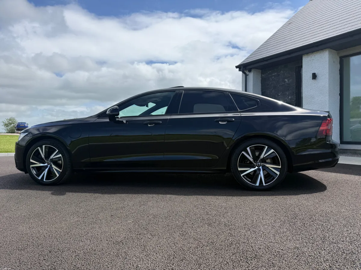 211 Volvo S90 T8 R Design AWD - Image 6