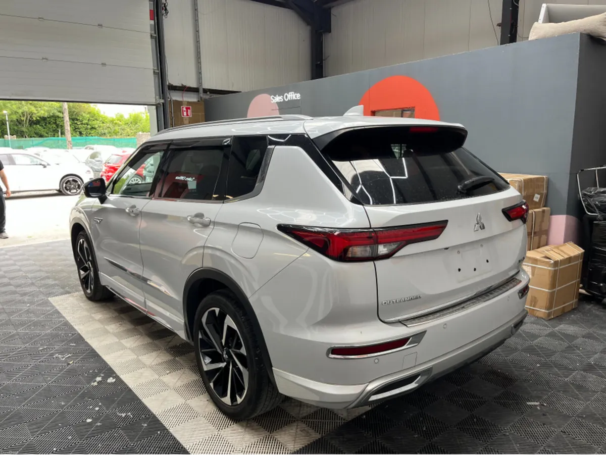 Mitsubishi Outlander 2022 MITSUBISHI OUTLANDER PHE - Image 4
