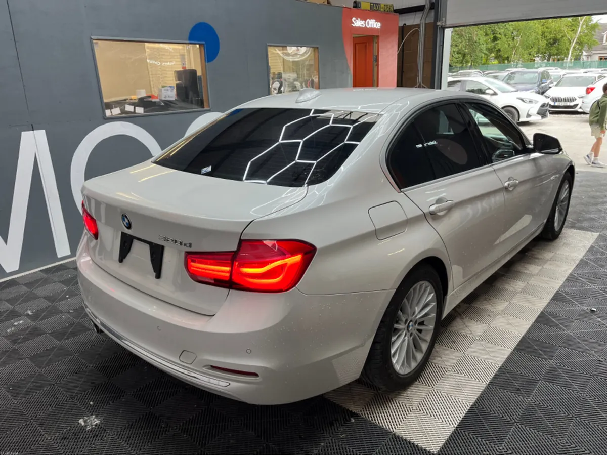 BMW 3-Series 2018 BMW 320D LUXURY 2.0 AUTOMATIC / - Image 2