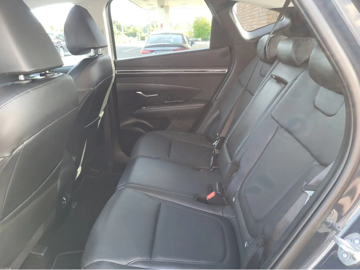 Hyundai Tucson EXECUTIVE 5DR - Image 2