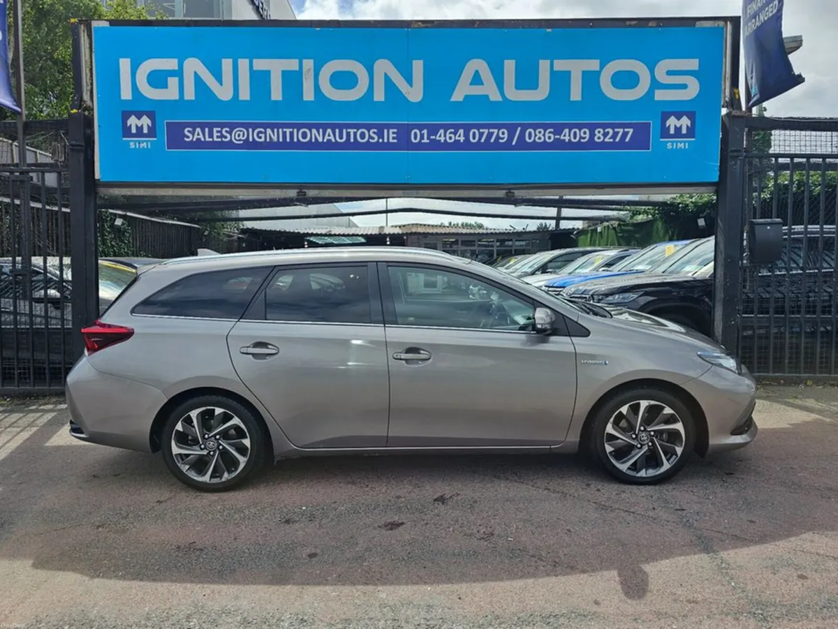 Toyota Auris PETROL HYBRID, SOL MODEL, IRISH CAR, - Image 2