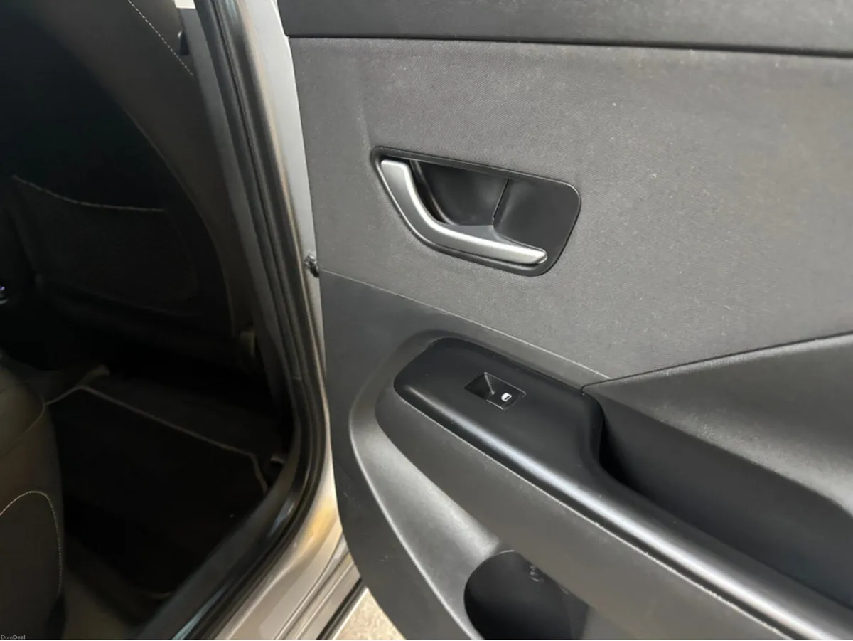 Hyundai KONA ELEGANCE 48KWH 5DR AUTO - Image 4