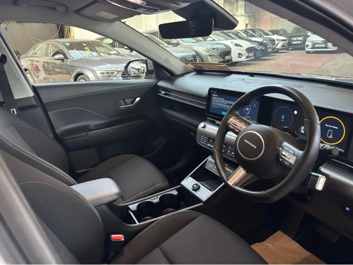 Hyundai KONA ELEGANCE 48KWH 5DR AUTO - Image 3