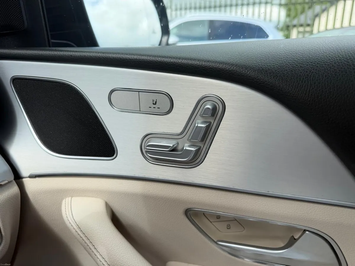 Mercedes-Benz GLE 300 D 4MATIC 5 5DR A AUTO - Image 4