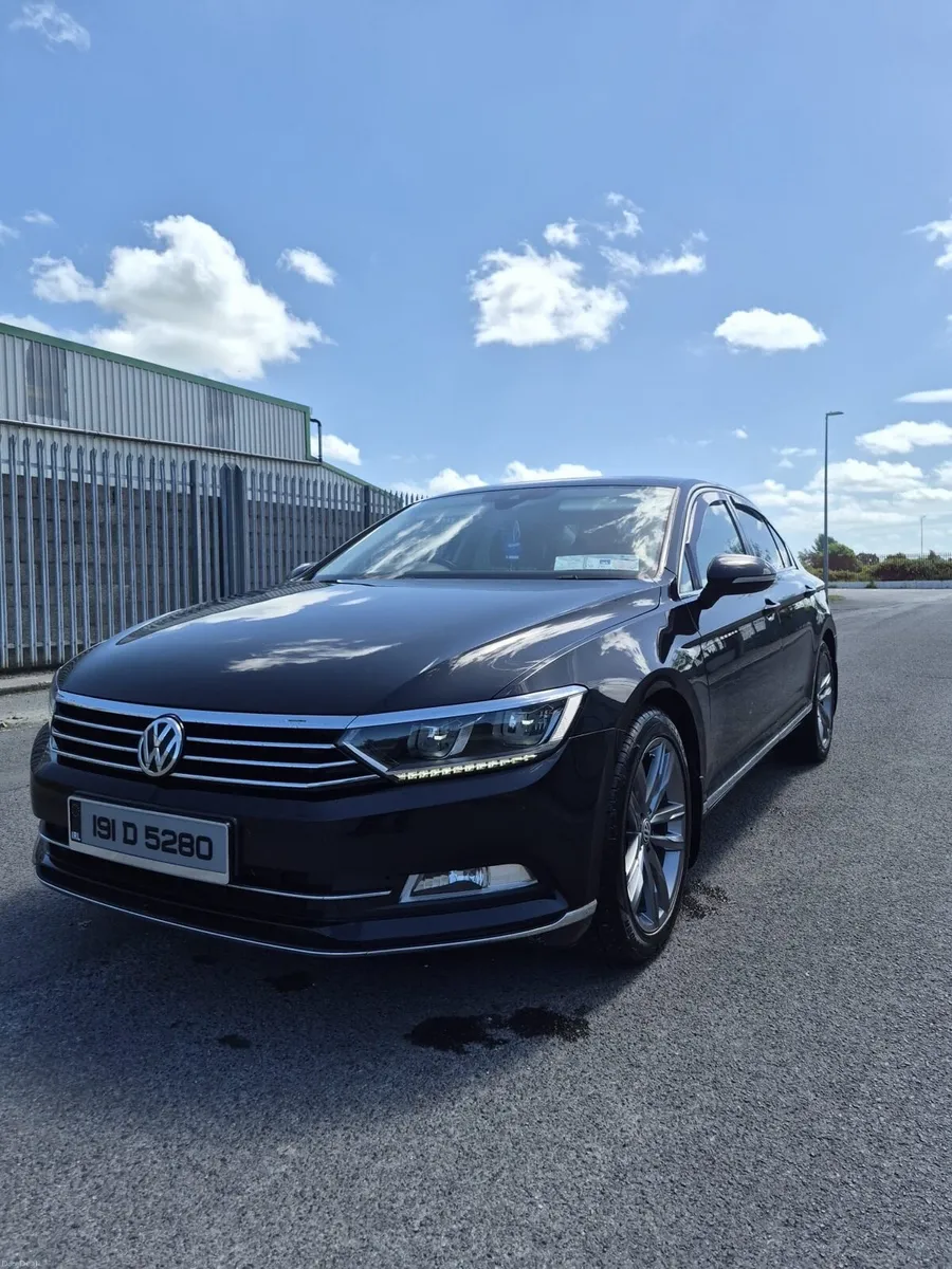 Volkswagen Passat - Image 2