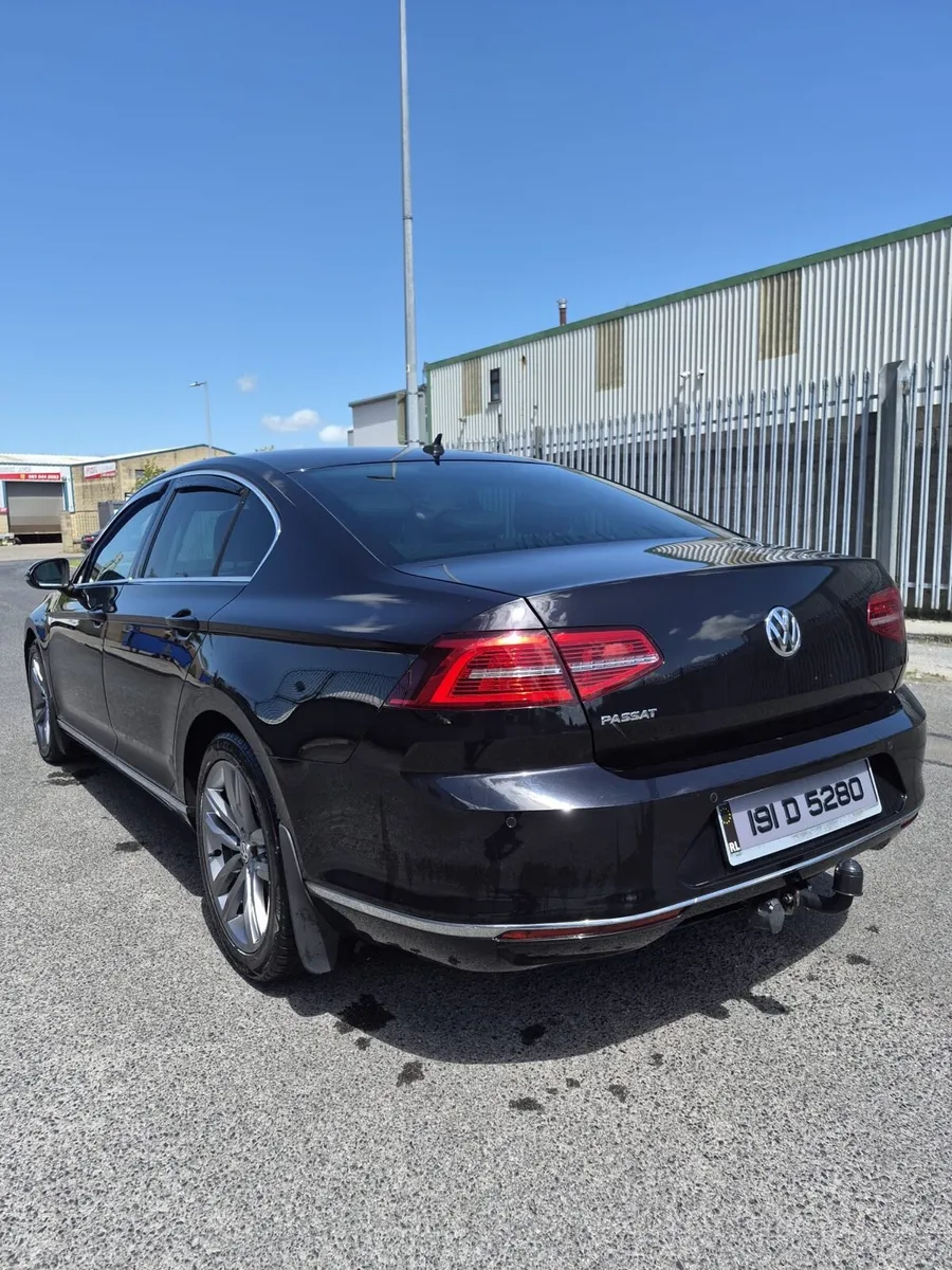 Volkswagen Passat - Image 4