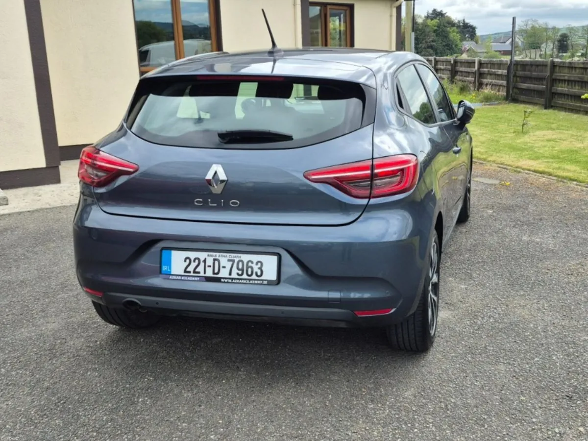 Renault Clio Iconic (NCT 2028) - Image 2