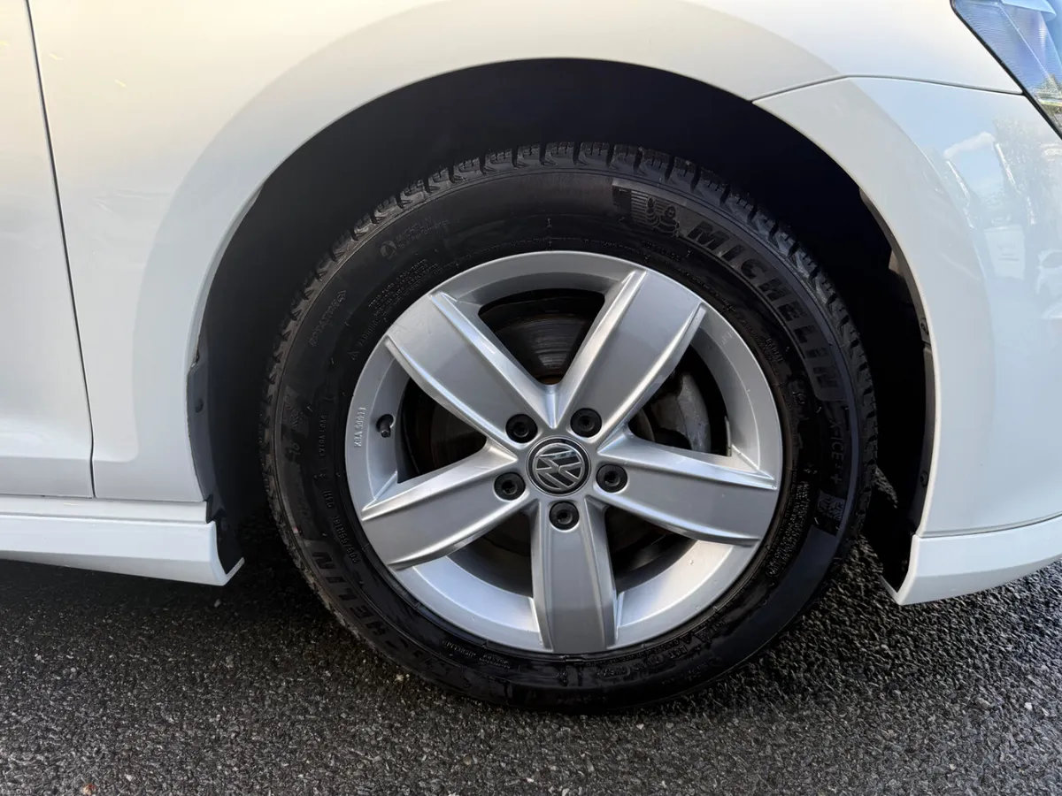 2015 Volkswagon Golf 1.5 Petrol Automatic Leather - Image 4