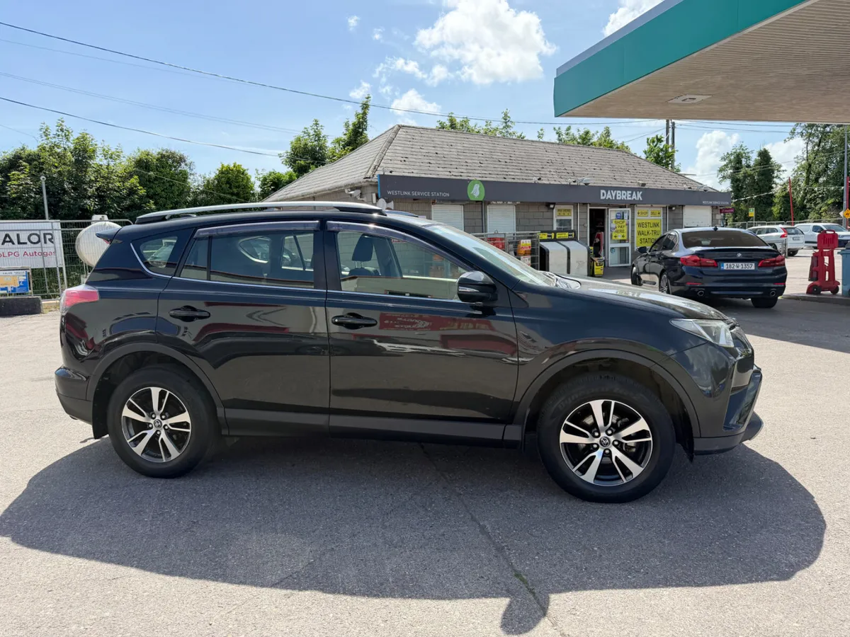 2018 Toyota Rav4 - Image 4