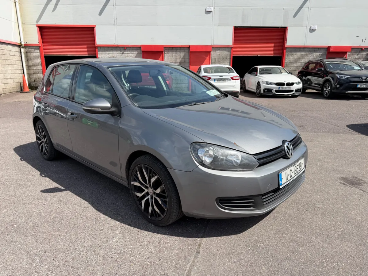 2011 Volkswagen Golf - Image 1