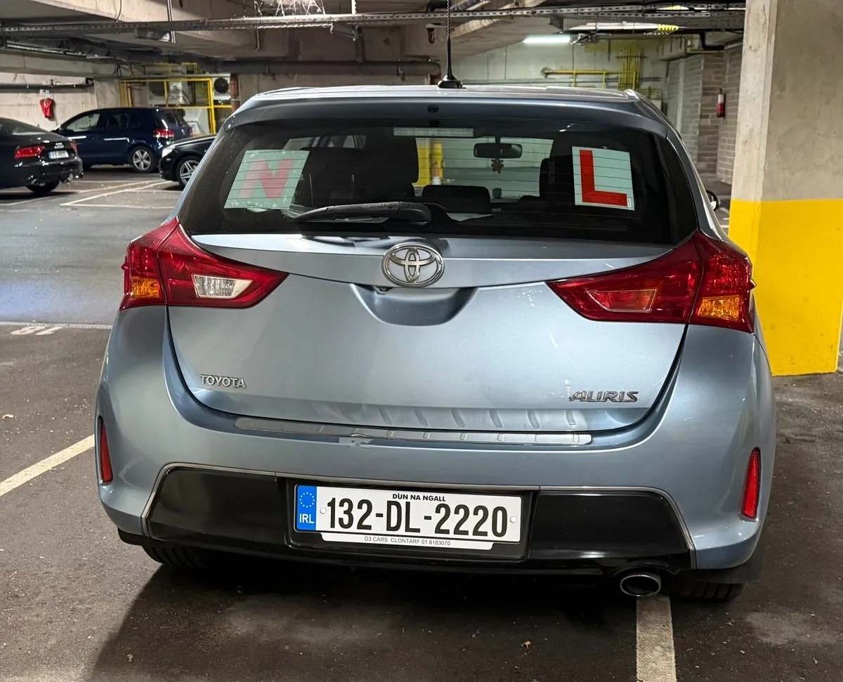 Toyota Auris 2013 - Image 1