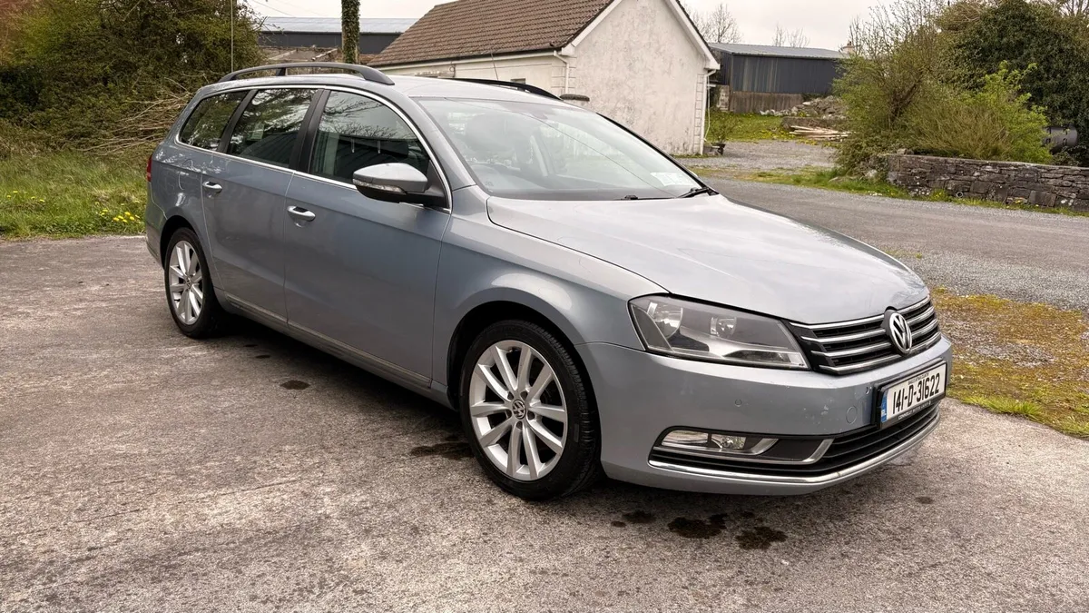 VW Passat Estate Executive model - Image 3