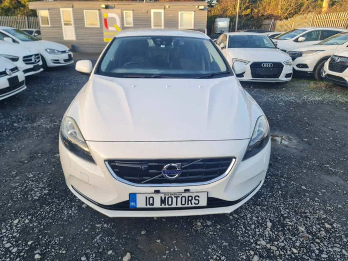 Volvo V40 1.6Petrol T4 SE Automatic  (3687) - Image 1