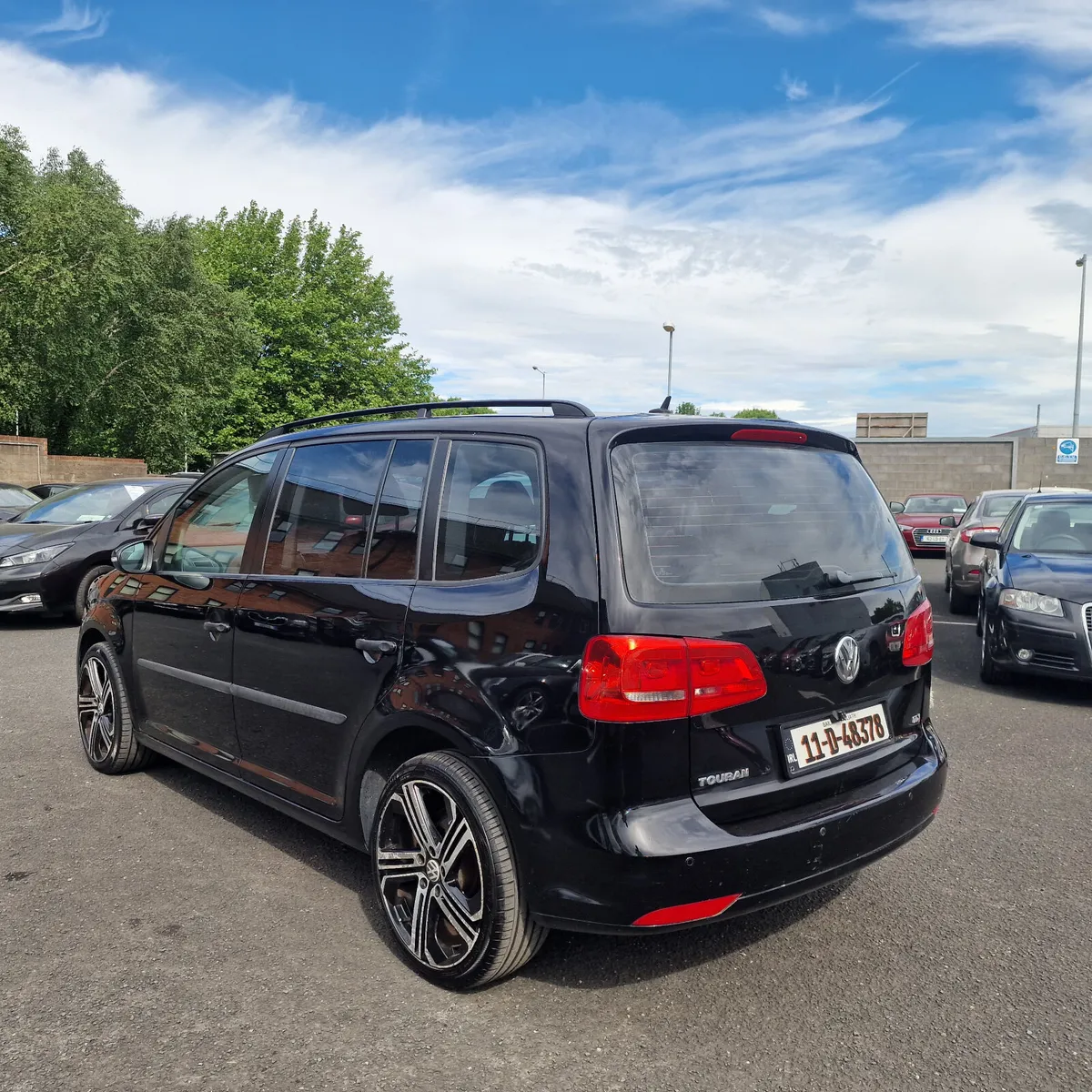Volkswagen Touran 7 Seats Nct and Tax - Image 3