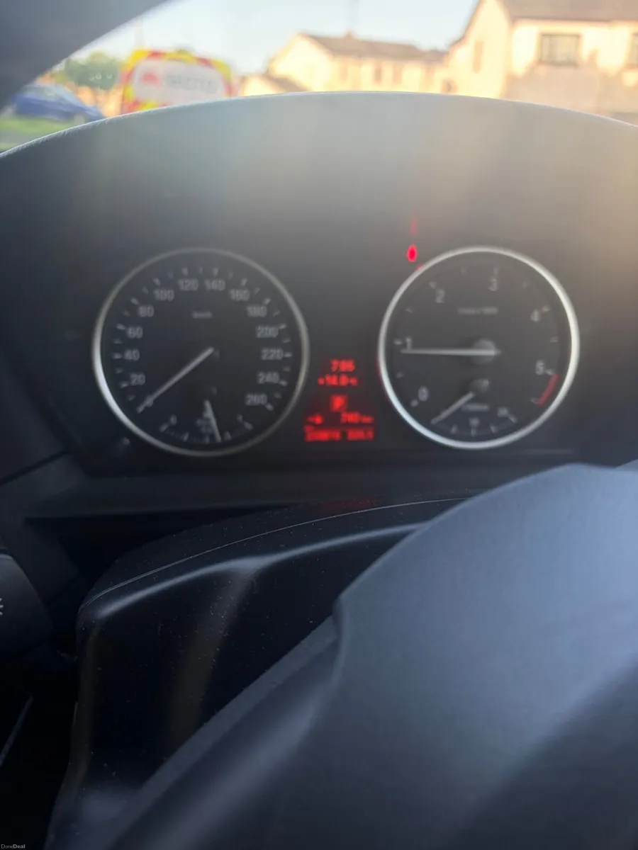 BMW 5-Series 2009 - Image 1