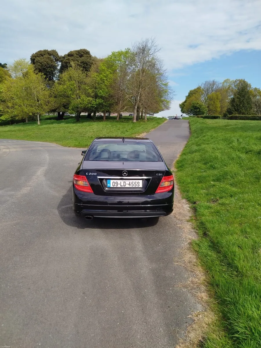 Mercedes-Benz C-Class 2009 - Image 3
