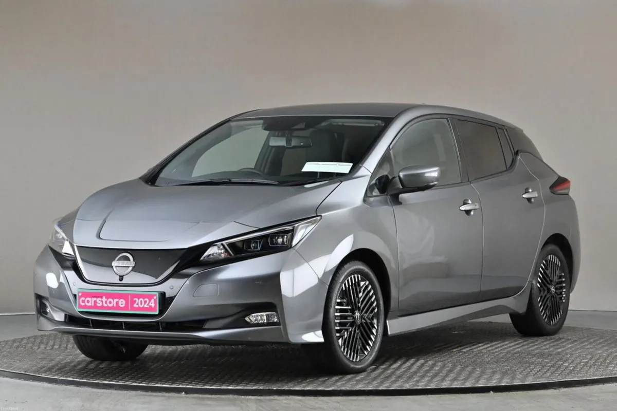 Nissan Leaf EV TEKNA 40KWH **FULL LEATHER**360 PAN - Image 3