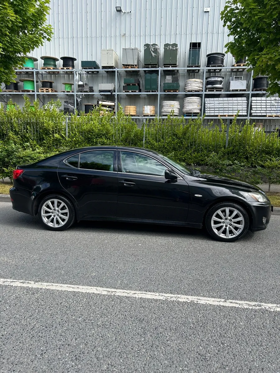 Lexus IS 2006 - Image 2