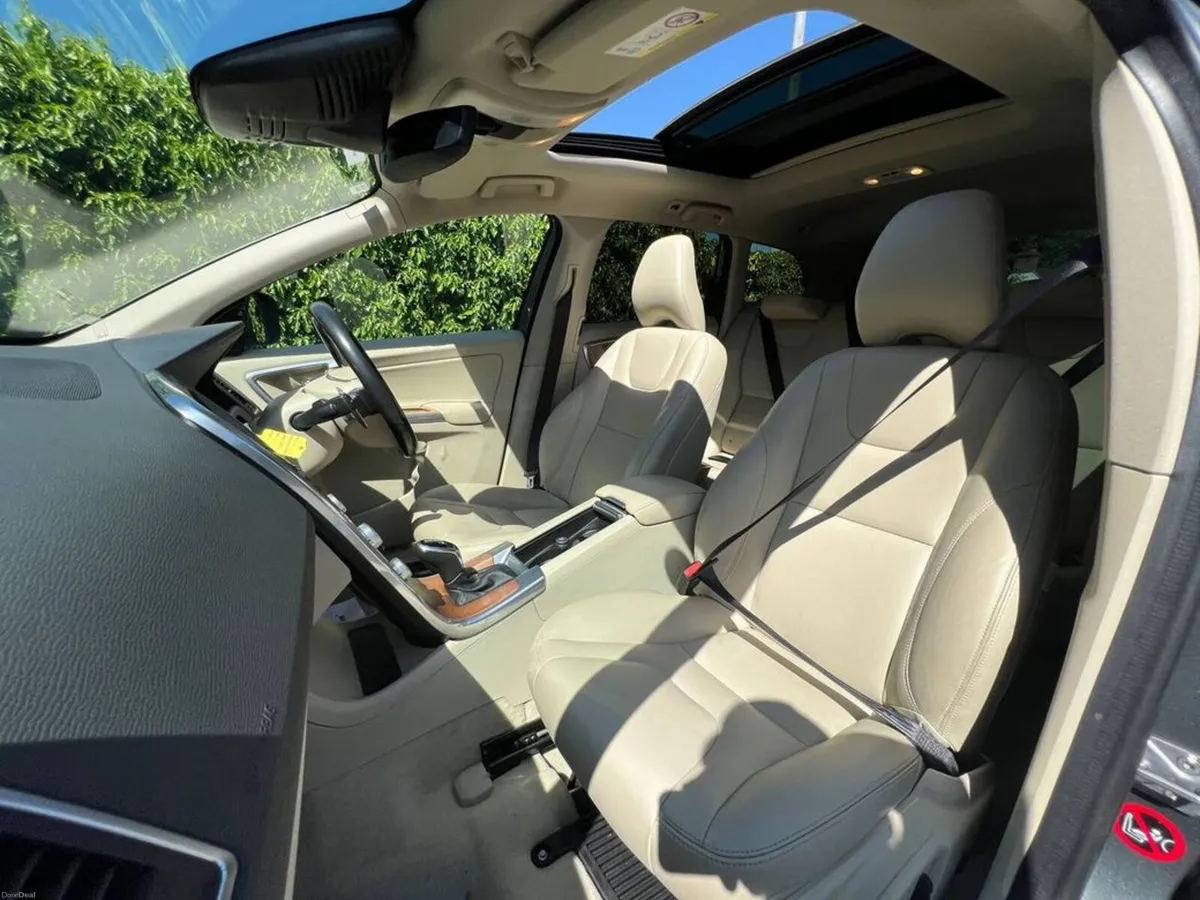Volvo XC60 CLASSIC D4 2.0 D // LOW MILEAGE // OPEN - Image 2