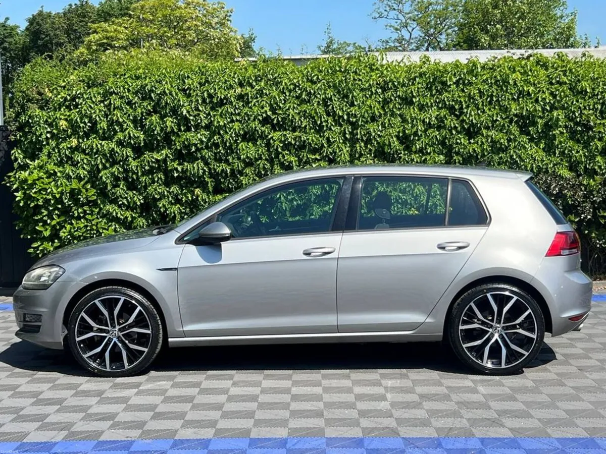 Volkswagen Golf HIGHLINE R-LINE PACK 1.4 TSI AUTO - Image 3