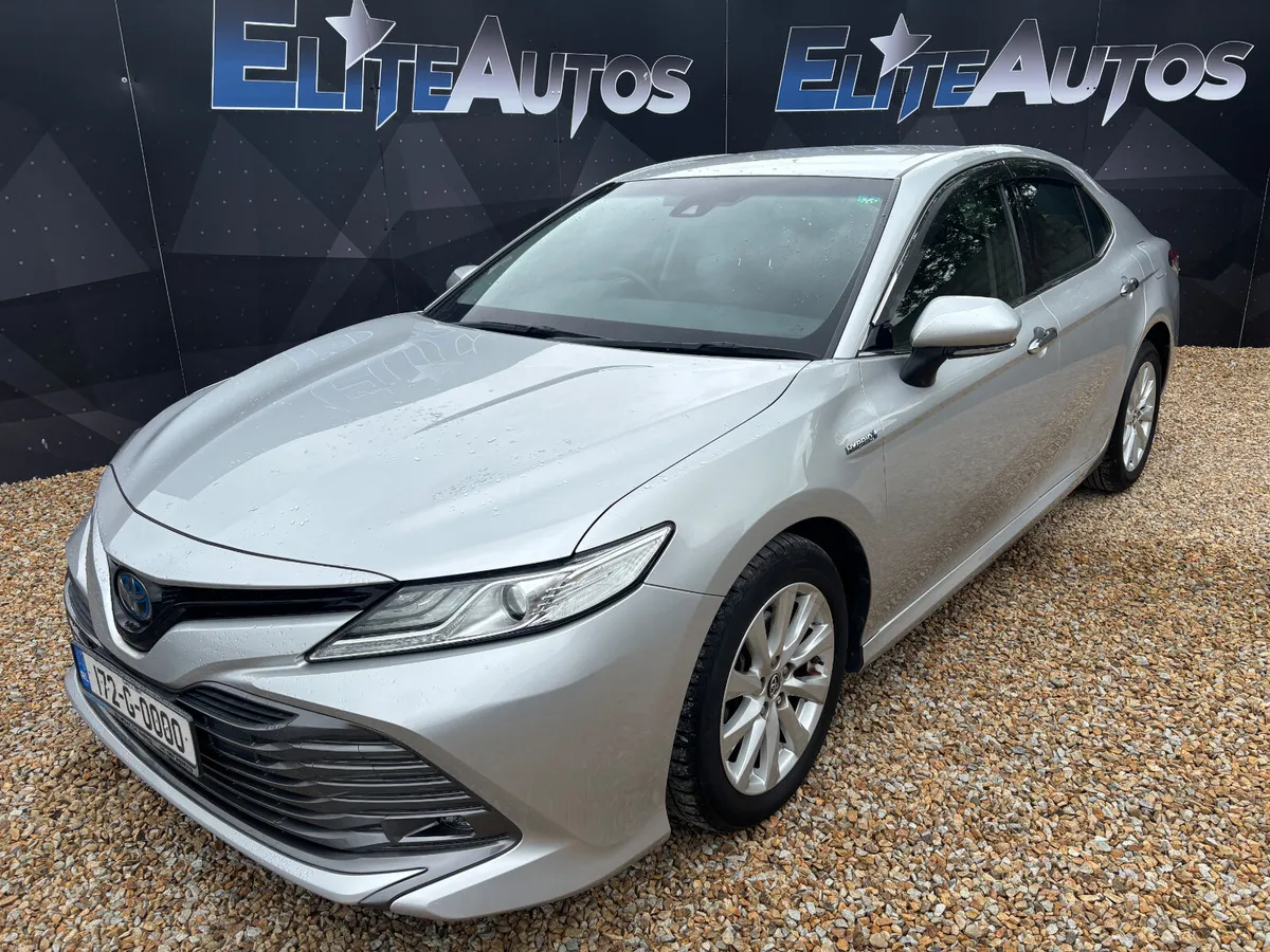 Toyota Camry 2.5 Self Charging Hybrid 2017 low kms - Image 1