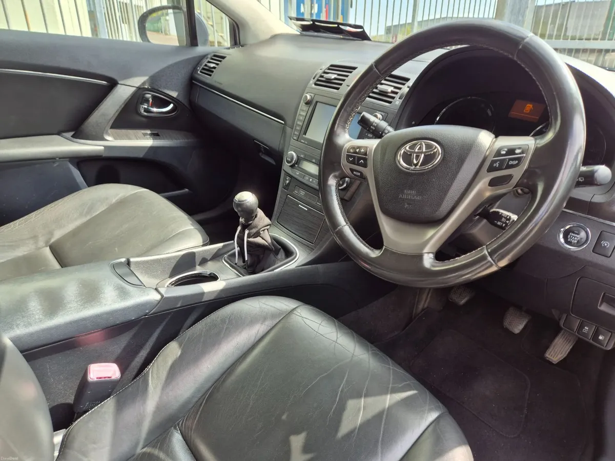 Toyota Avensis T4 D4D Estate - Image 4