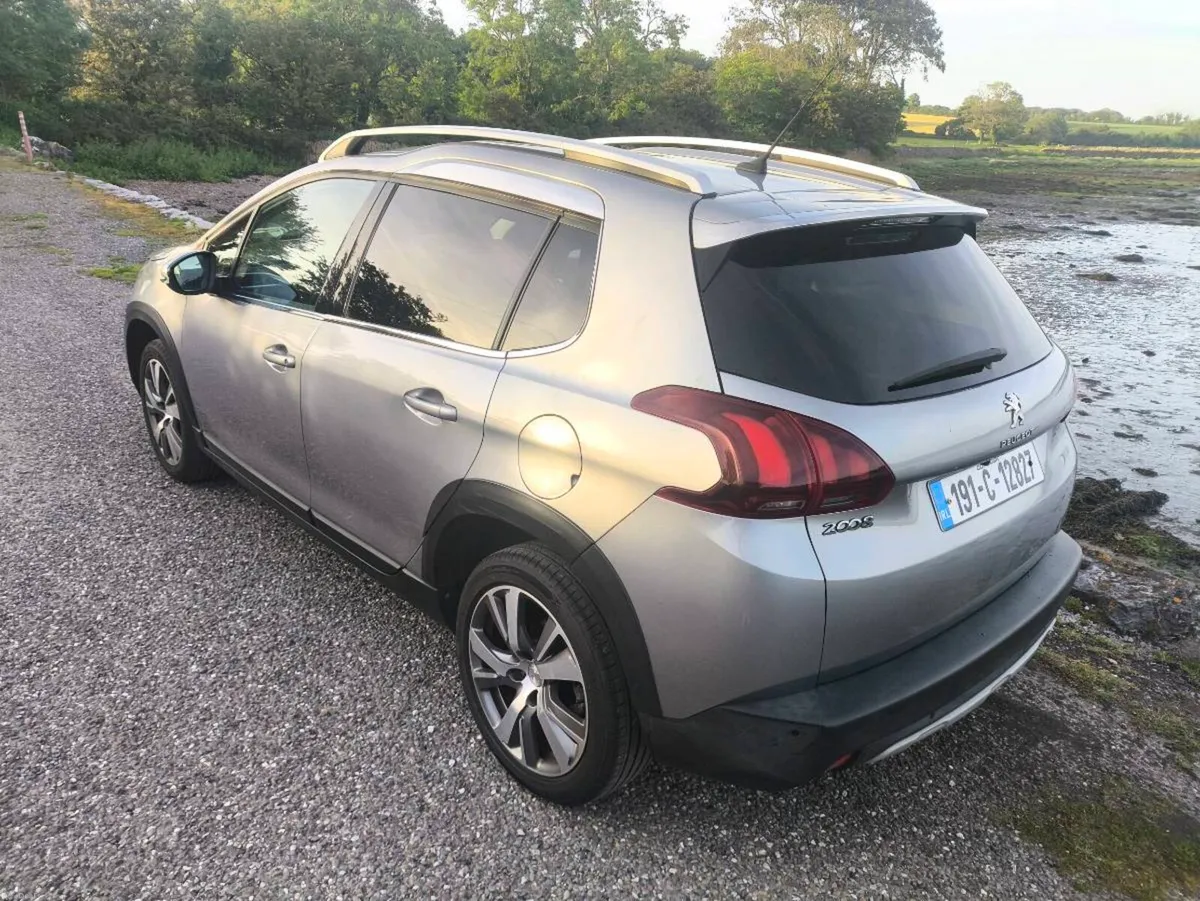 Peugeot 2008 Allure Premium 130BHP 6 Speed - Image 3