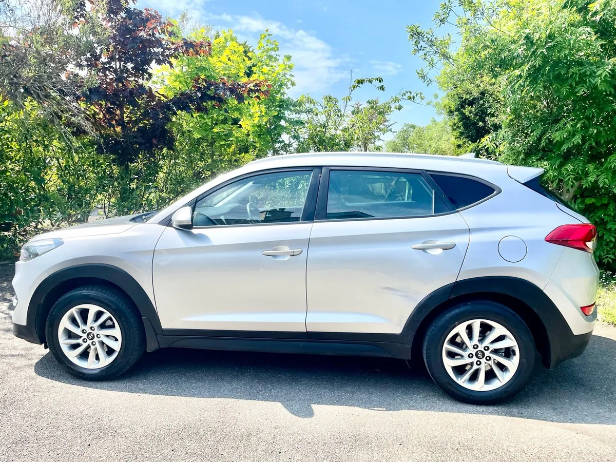 162 Hyundai Tucson Cdi Nct & Tax €4950 - Image 2