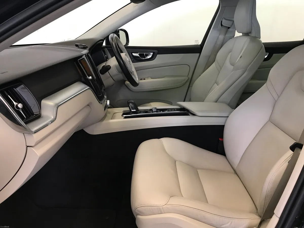 Volvo XC60 2020 - Image 3