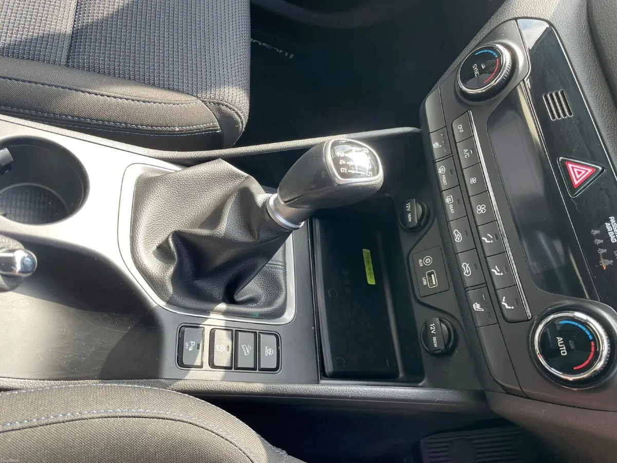2018 Hyundai Tucson SUV 1.6 GDi Blue Drive SE 2WD - Image 2