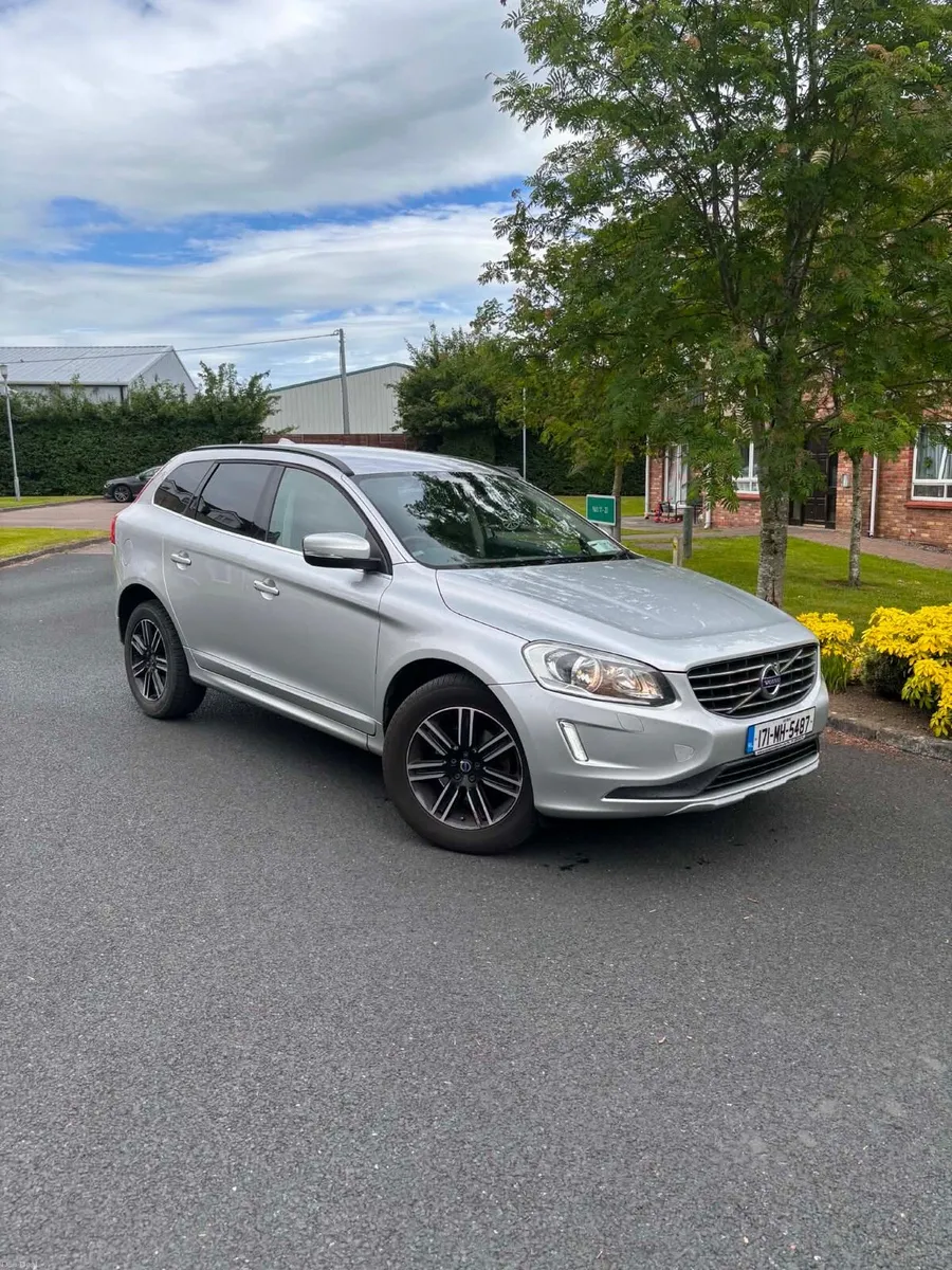Volvo XC60 2.0D manual NCT 05/2027 tax 07/2026 - Image 1