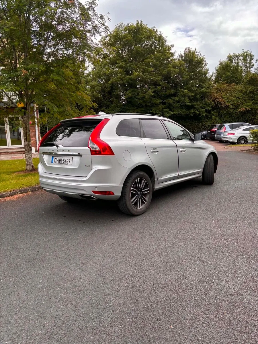Volvo XC60 2.0D manual NCT 05/2027 tax 07/2026 - Image 3