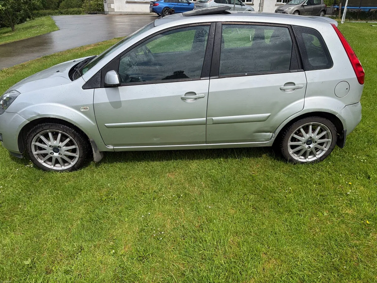 Fiesta mk6 - Image 3
