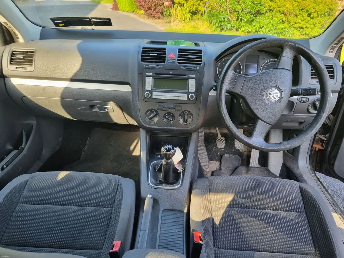 Volkswagen Jetta 2008 - Image 2