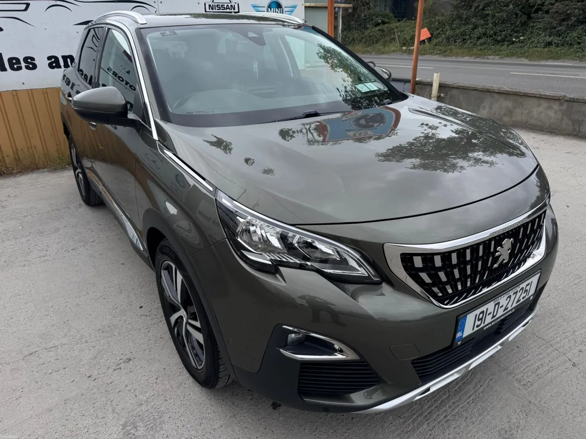 191 Peugeot 3008 1.2 PureTech 130bhp Allure - Image 3