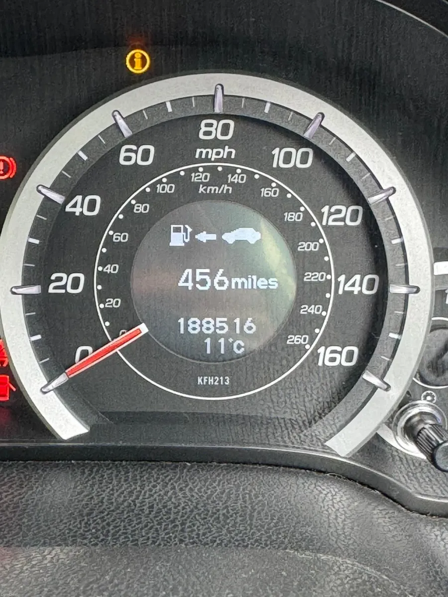 Honda Accord 2011 - Image 2