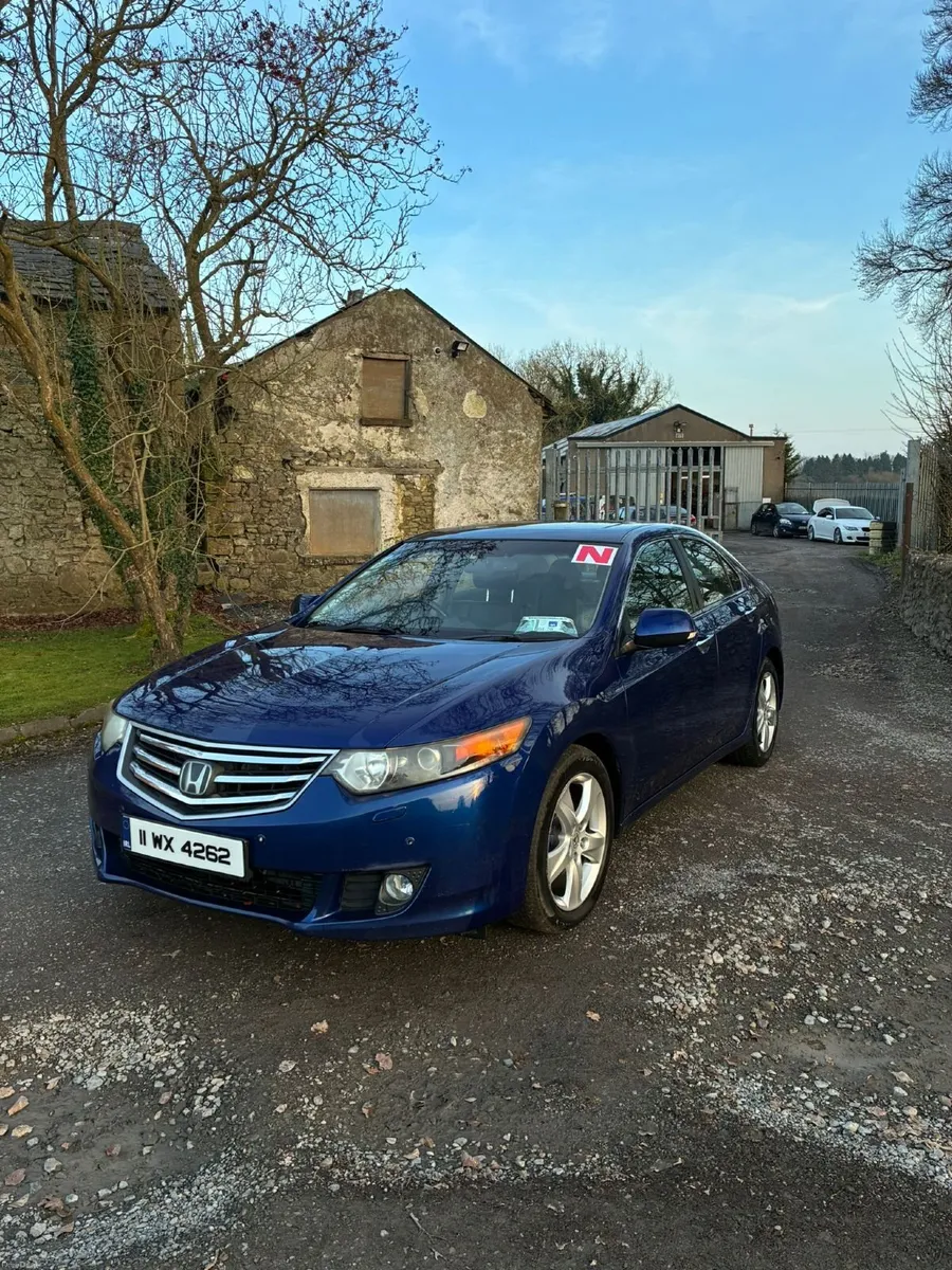Honda Accord 2011 - Image 1