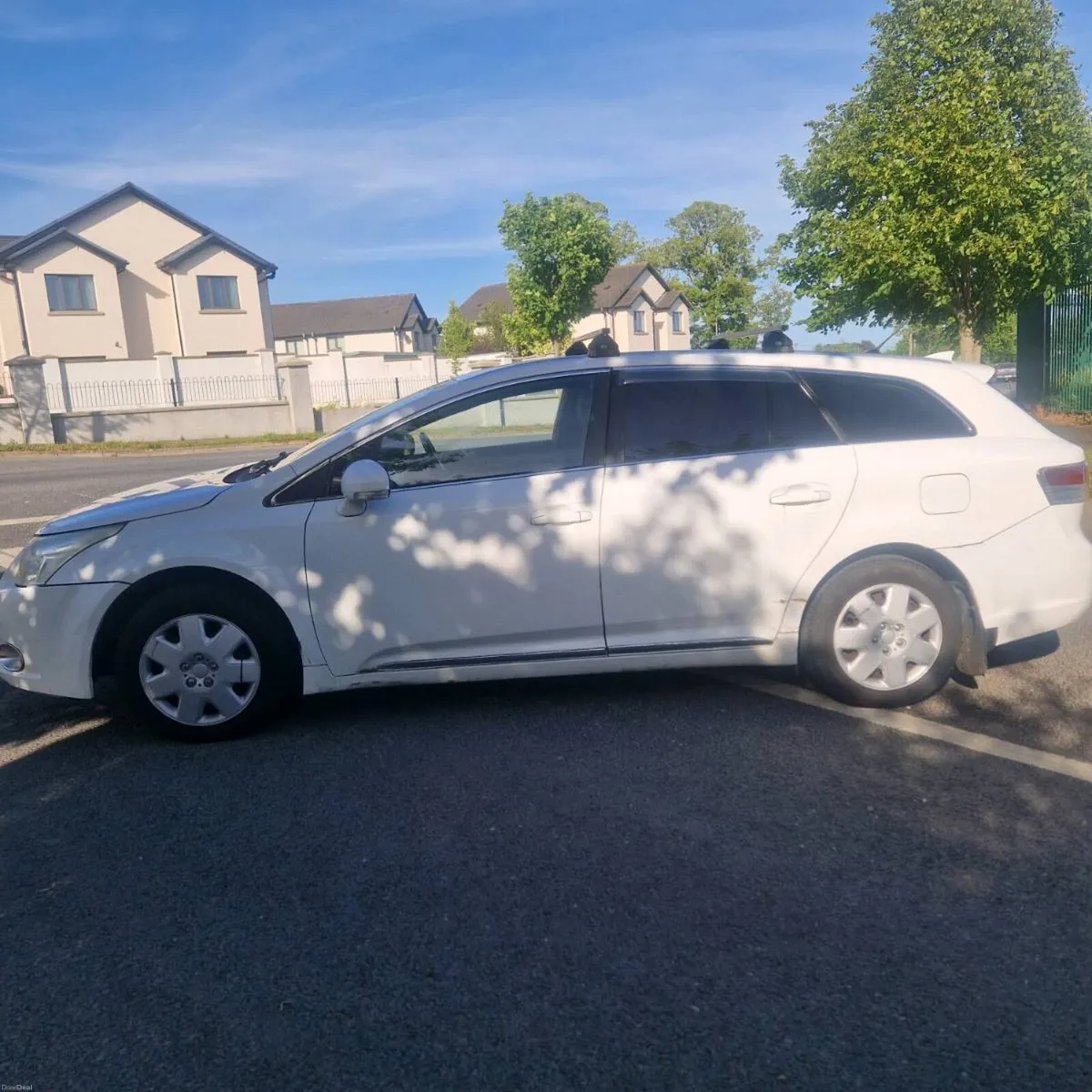 Toyota avensis NCT 8/26 - Image 4