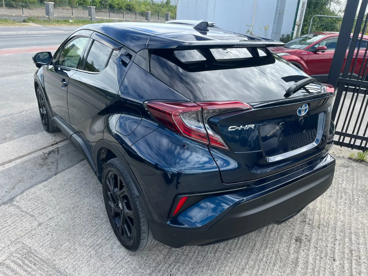 TOYOTA C-HR 2019, 1.8 HYBRID AUTO LOW KM HIGH SPEC - Image 4