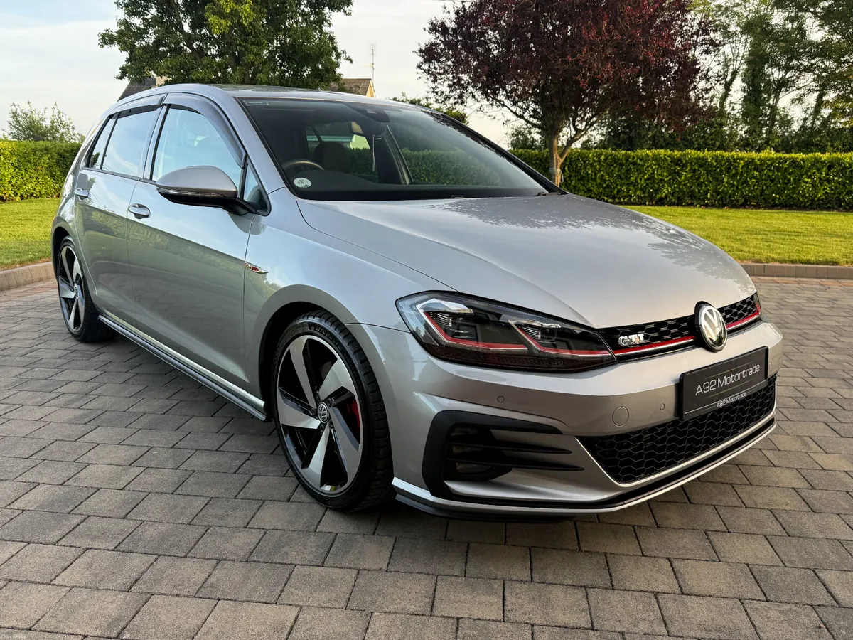 2017 Volkswagen Golf GTI - Image 6