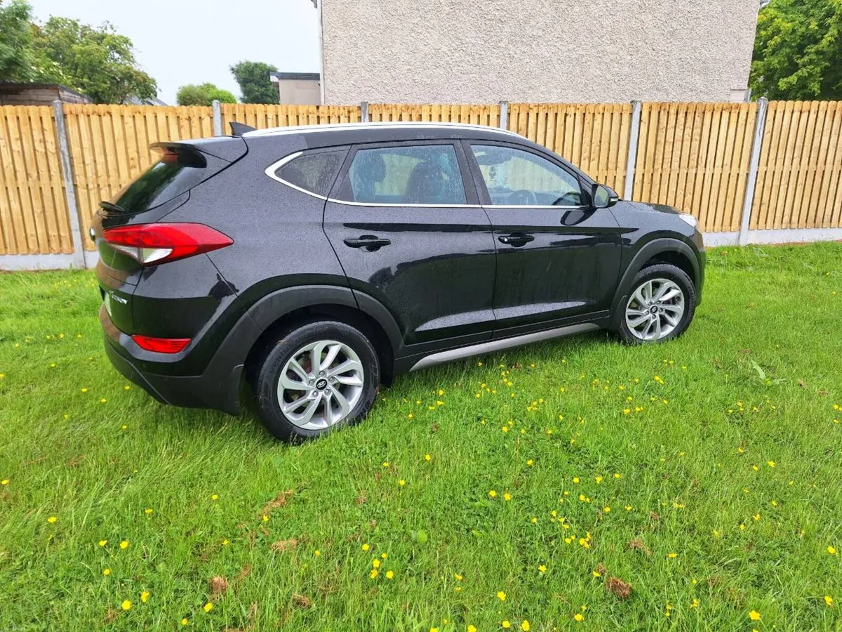 HYUNDAI TUCSON - Image 3